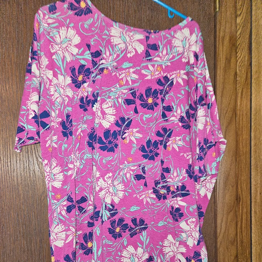 Lularoe shirt size L